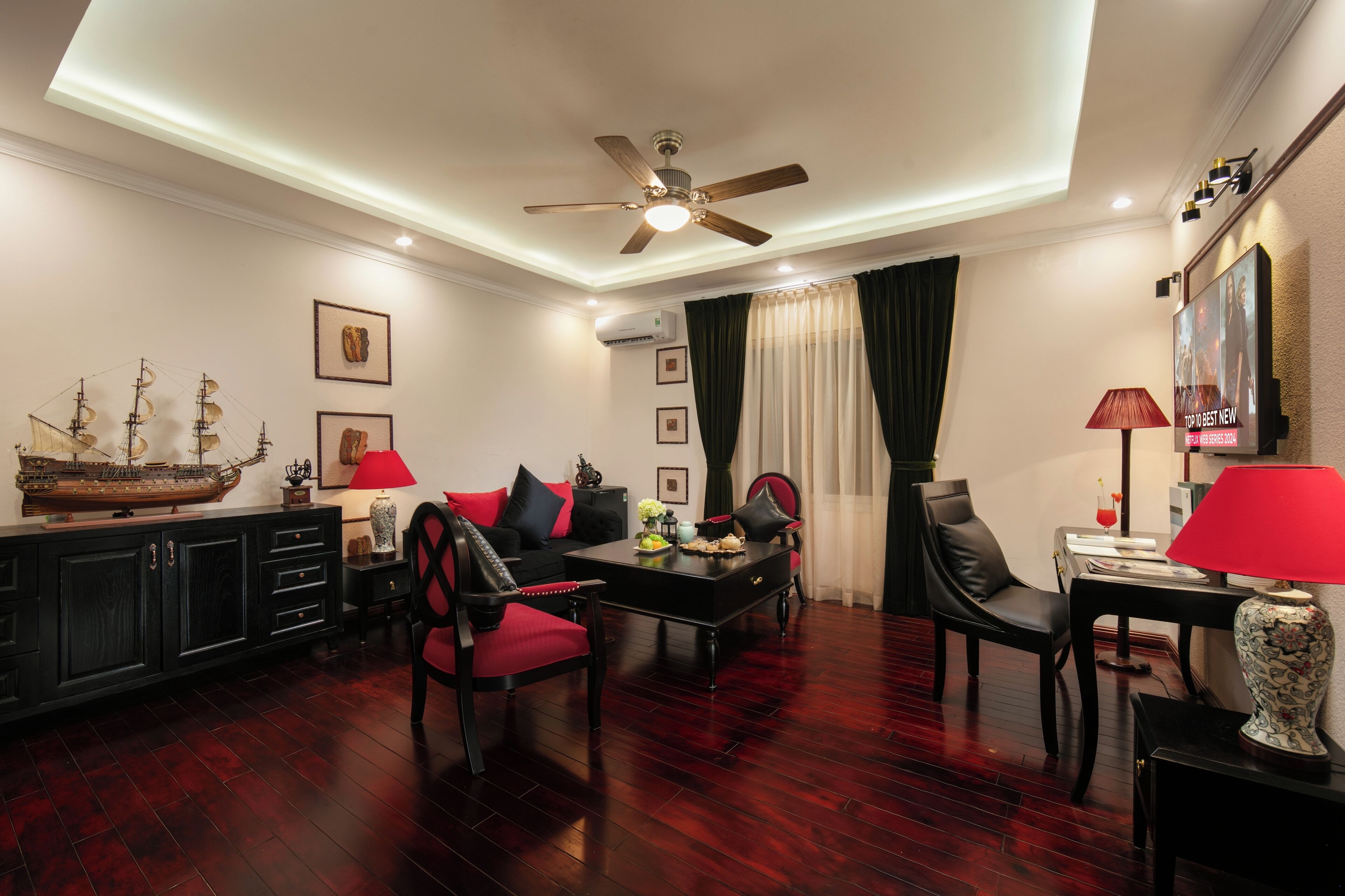 Presidential Room | Minibar, desk, laptop workspace, soundproofing