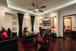 Presidential Room | Living area