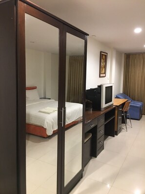 VIP Room Double Bed | Desk, free WiFi