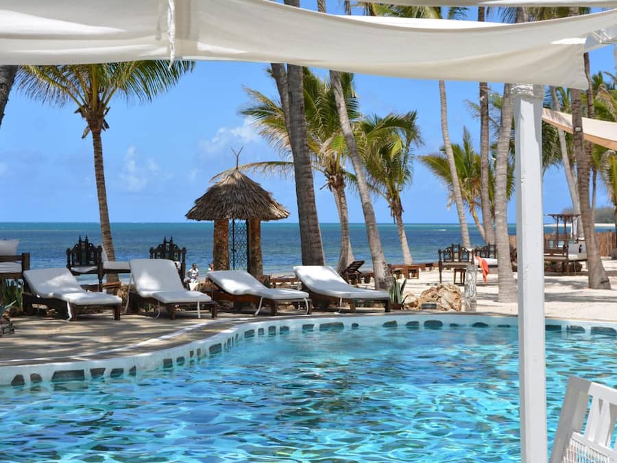 6 Außenpools, Liegestühle