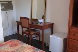Standard Room, 2 Double Beds | Room amenity