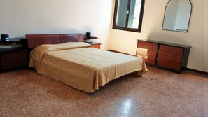 Apartment, 1 Bedroom, Canal View (Cannaregio - Fondamenta Misericordia) | Iron/ironing board, free WiFi, bed sheets
