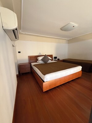 Apartment, 2 Bedrooms, Canal View (Cannaregio - Fondamenta Misericordia) | Blackout drapes, iron/ironing board, free cribs/infant beds, free WiFi - Apartments Venice (Venice)