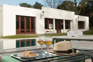 Outdoor pool - Las Moras Hotel (Villa San Lorenzo)