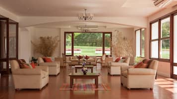 Sala de estar en el lobby