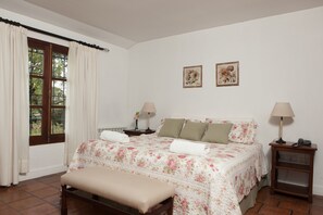 Premium bedding, rollaway beds, bed sheets - Las Moras Hotel (Villa San Lorenzo)