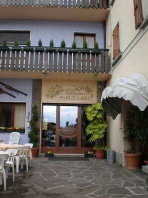 Property entrance - Hotel Marcellino (Selvino)