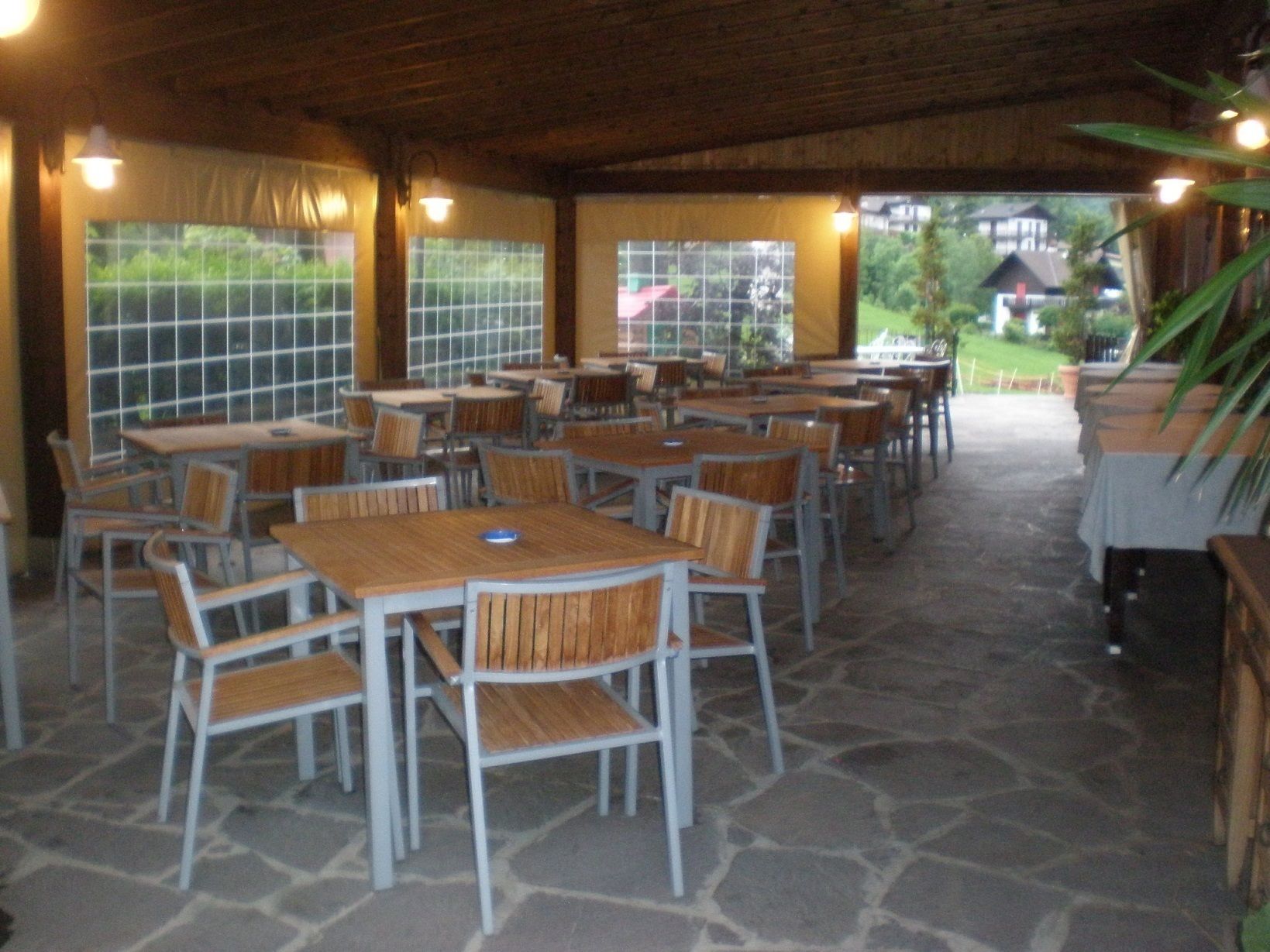 Frühstück, Mittagessen, Abendessen, lokale Küche 