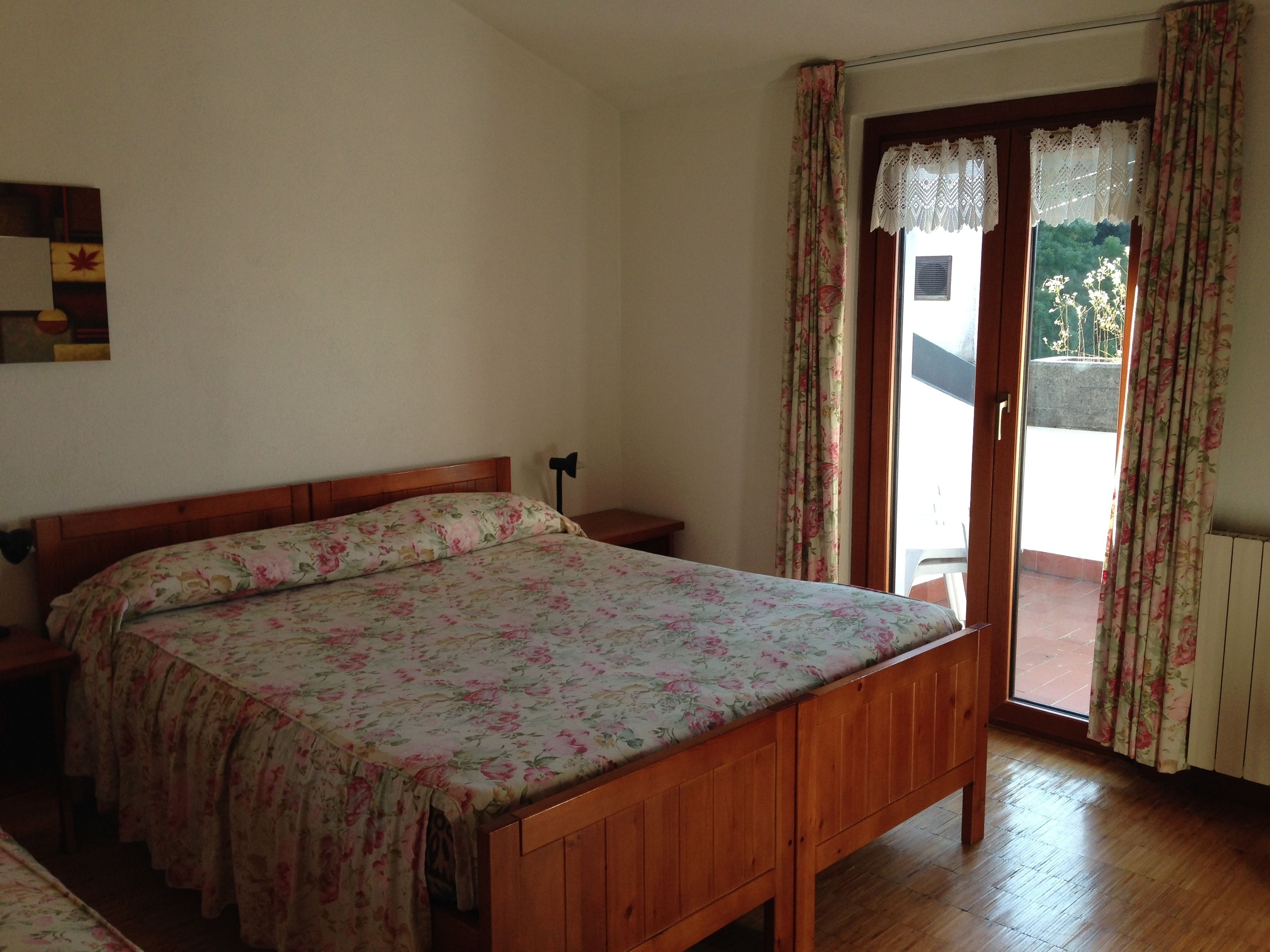 Chambre Double ou avec lits jumeaux, balcon | Coffres-forts dans les chambres, bureau, lits bébé (gratuits)