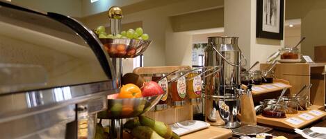 Dagelijks ontbijtbuffet (EUR 18 per persoon)