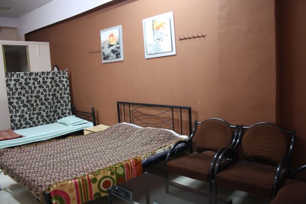Deluxe Double Room, 1 Double Bed, City View | Free WiFi