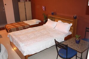 Family Sharing Room | Balcony