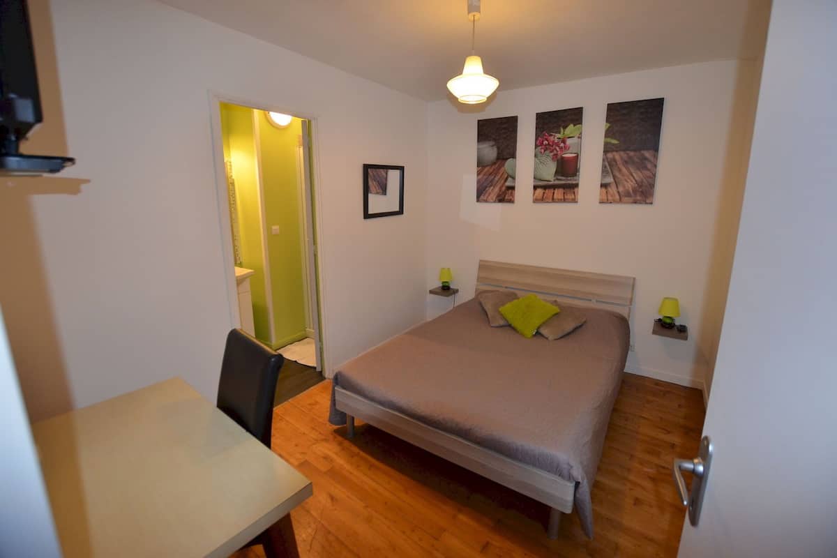 individually decorated, individually furnished, desk, free wifi