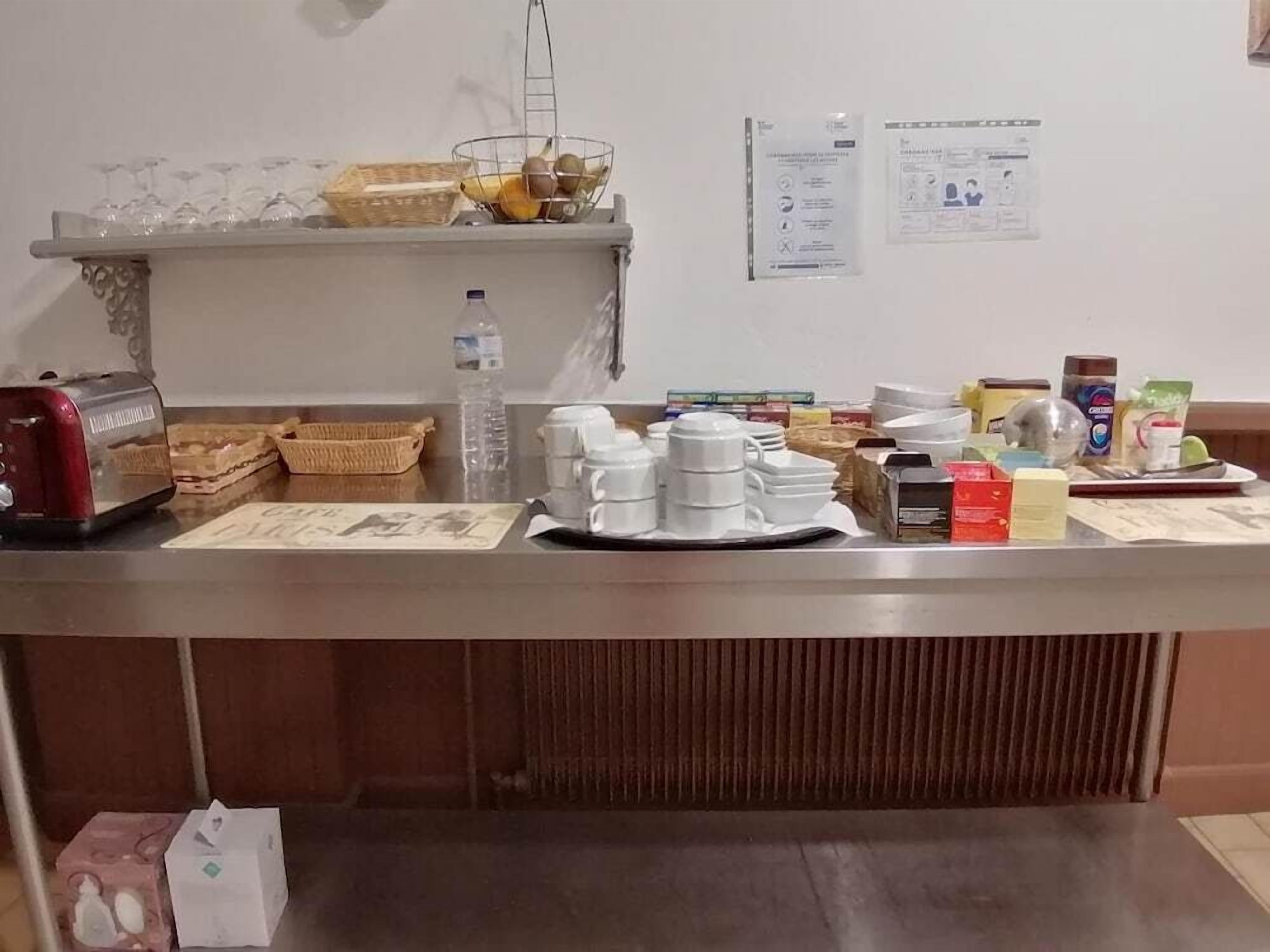 Petit déjeuner servi sur place