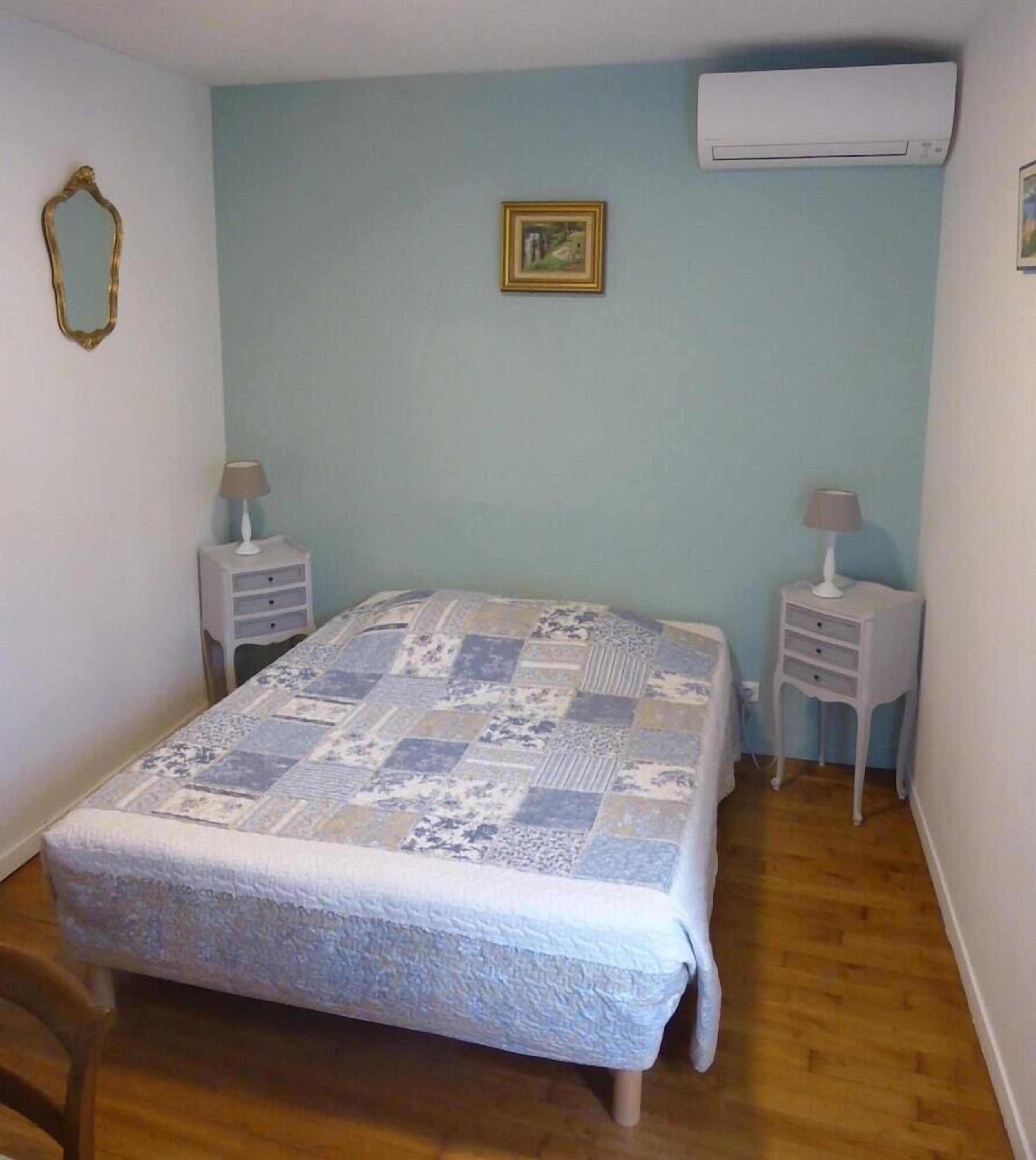 individually decorated, individually furnished, desk, free wifi