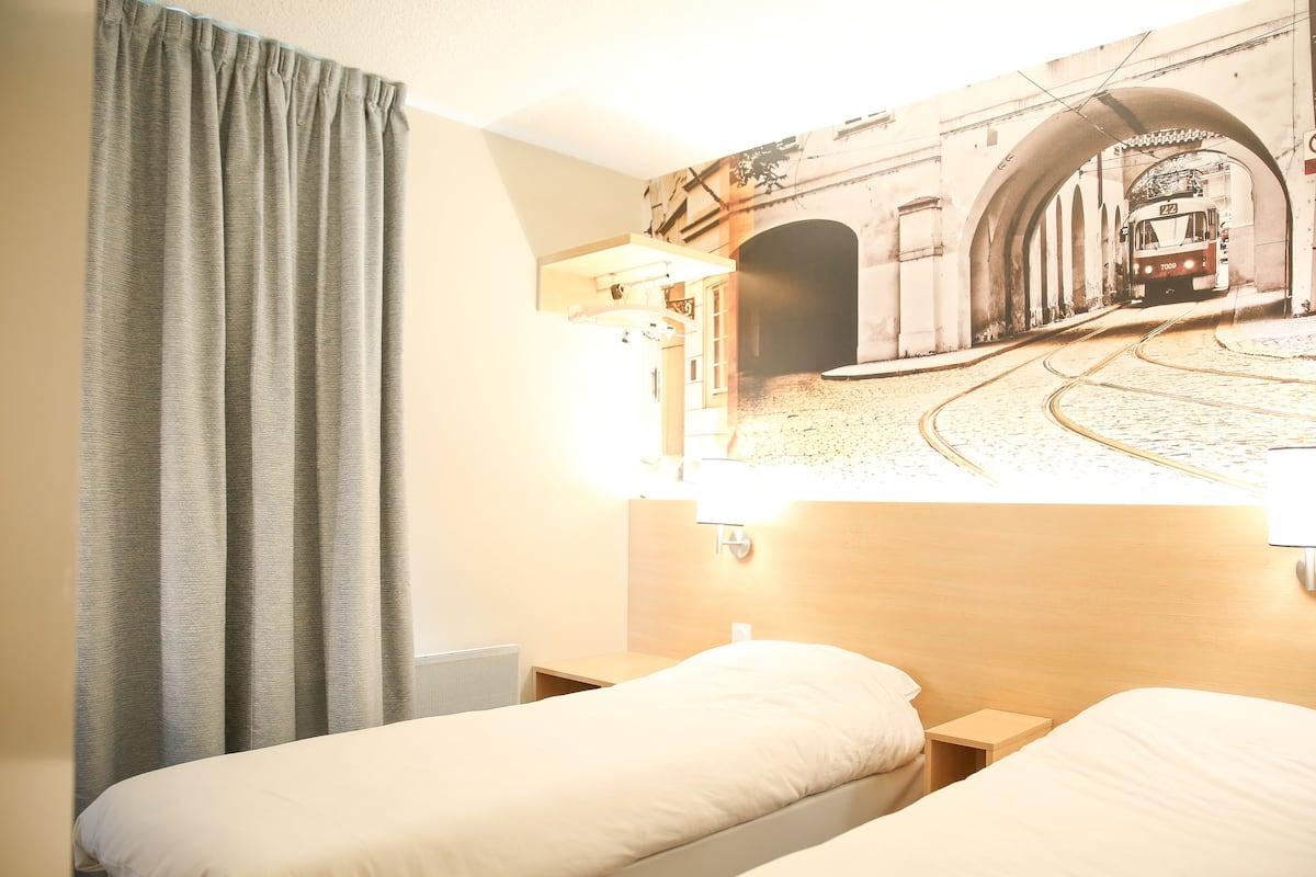 Twin Room | Desk, soundproofing, free WiFi, bed sheets