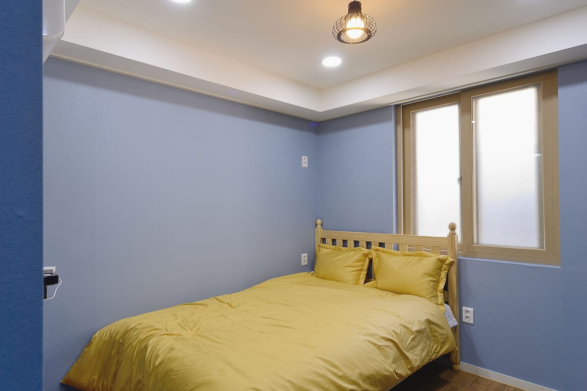 Double Room | 2 bedrooms, iron/ironing board, free WiFi