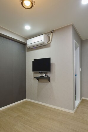 Korean Traditional Room | Room amenity - Red Guest House (Seoul)