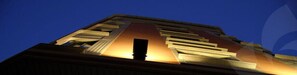 Façade de l’hébergement - soirée/nuit