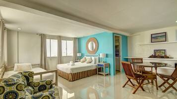 In-room safe, free WiFi, bed sheets