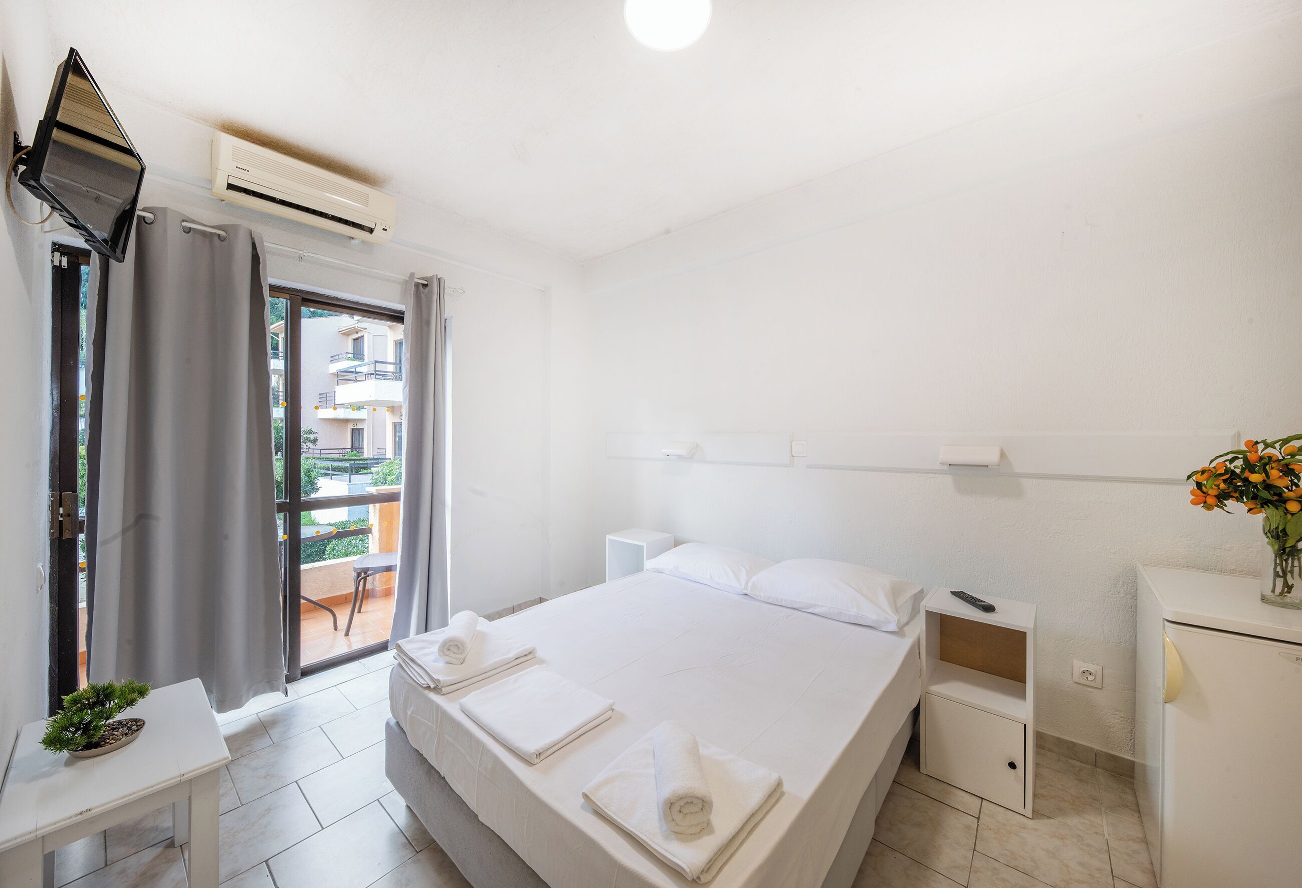 Double Room | Iron/ironing board, free WiFi, bed sheets