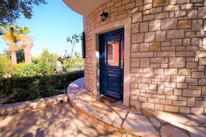 Honeymoon Suite, 1 Bedroom | Property entrance