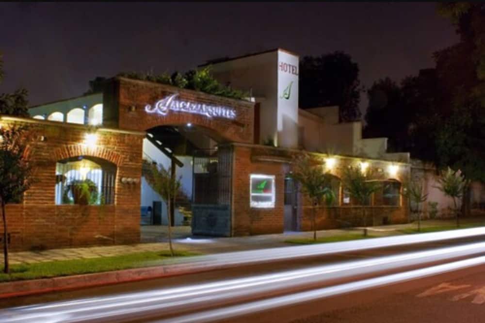 Alcazar Suites