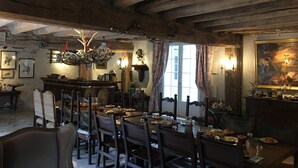 Middag serveres