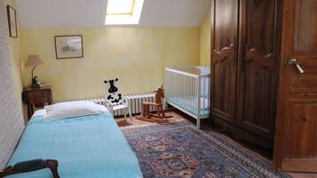 Deluxe House | 2 bedrooms, individually decorated, individually furnished