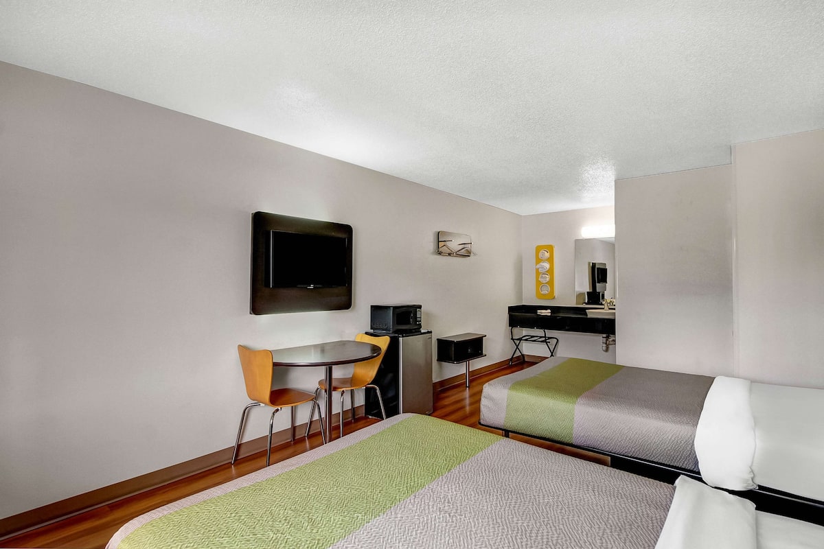 Free WiFi, bed sheets