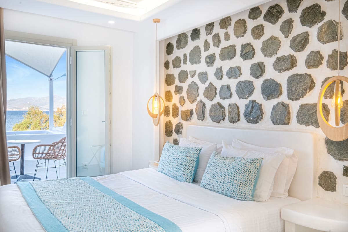 Premium Room, Hot Tub, Sea View | 1 bedroom, premium bedding, in-room safe, individually furnished