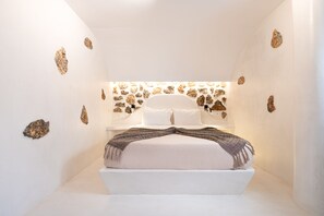 King Suite, Two Bedroom | Literie de qualité, coffre-fort, ameublement unique
