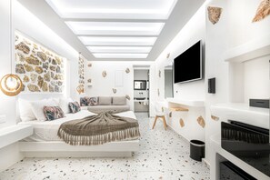 Elegant Room with Patio & Direct Garden Access | Semi Basement | 1 bedroom, premium bedding, in-room safe, individually furnished