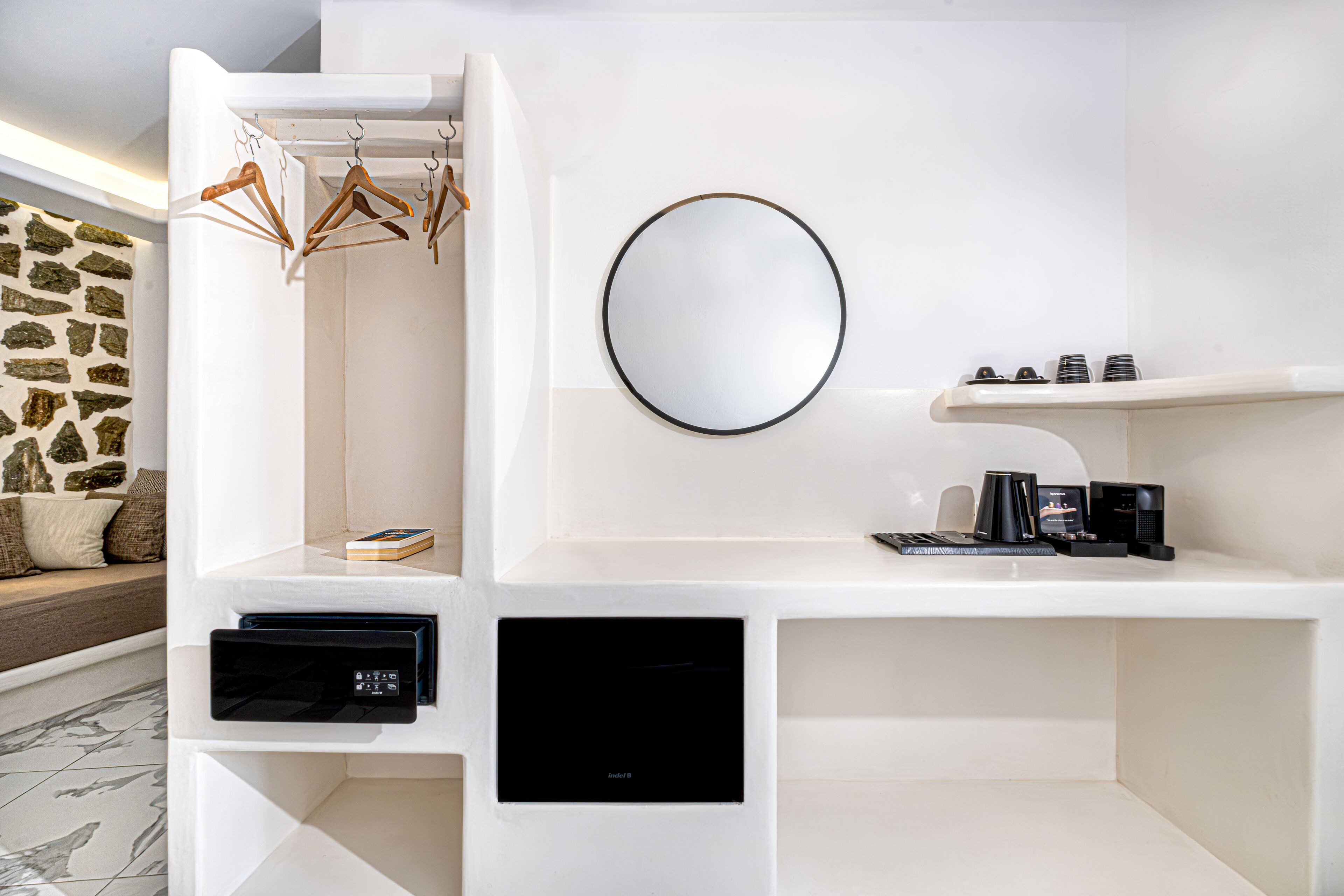 executive suite, pool view | living area | lcd tv