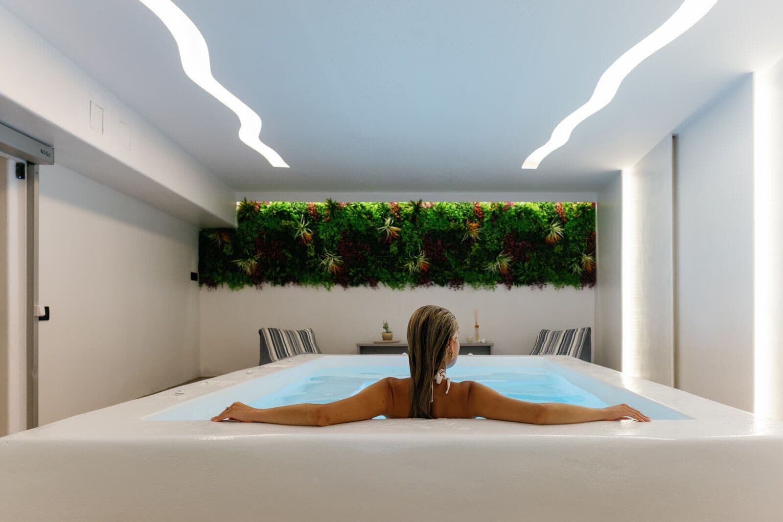 sauna, turkish bath/hammam, body treatments, body wraps, body scrubs