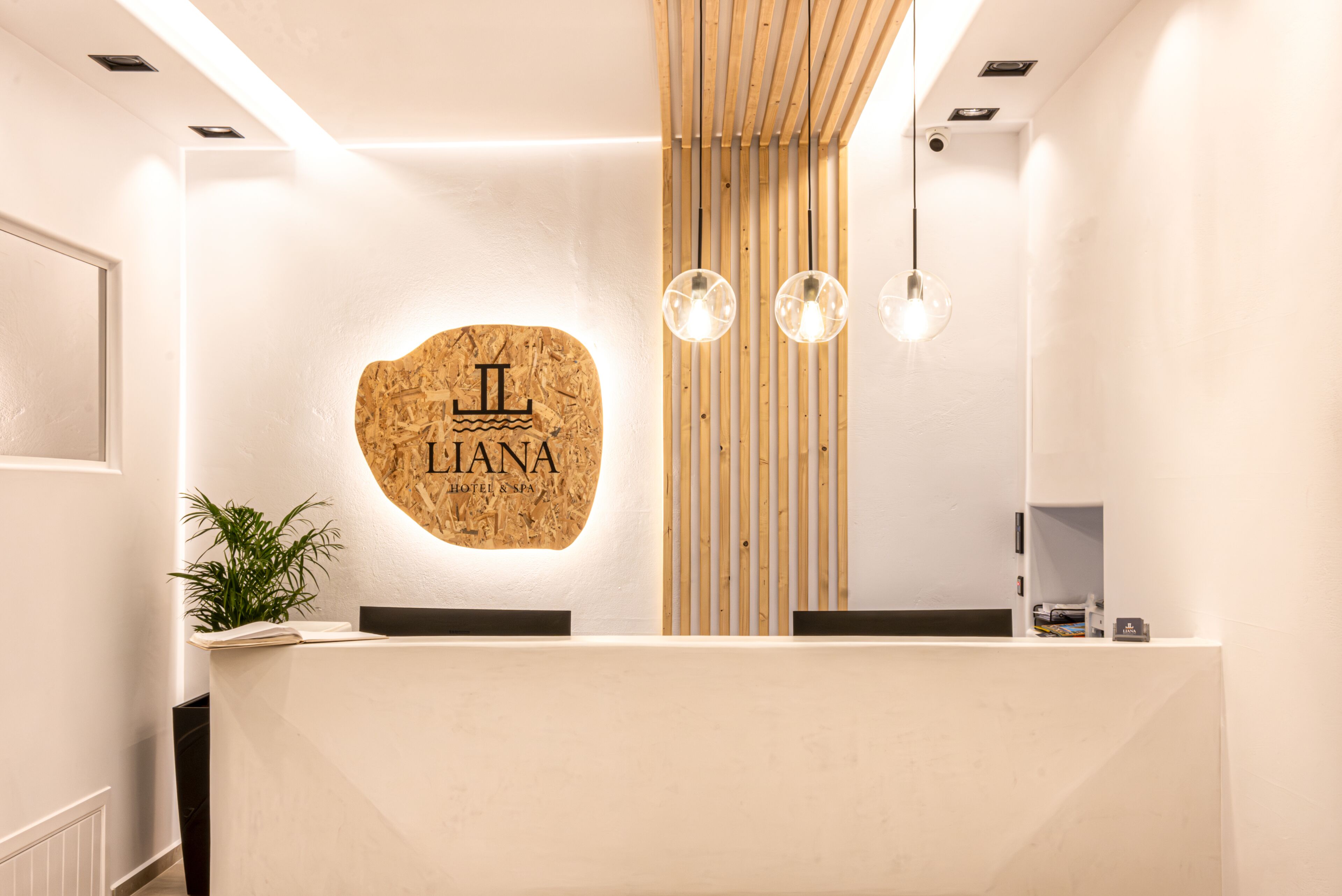 Quầy tiếp tân