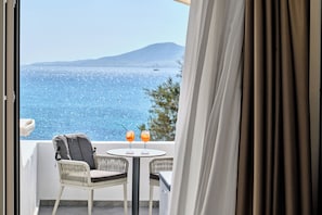 Chambre Premium, bain à remous, vue mer | Vue depuis le balcon