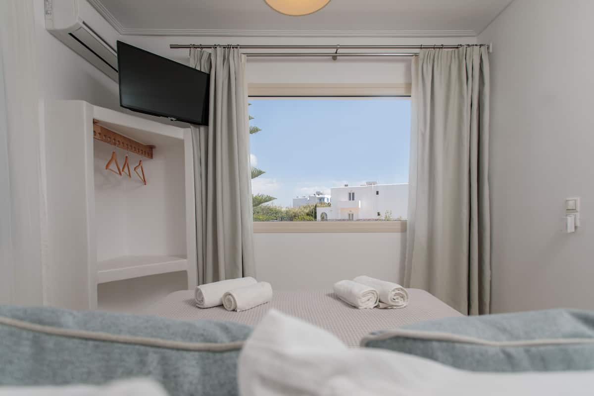Comfort Room, Sea View, Annex Building | 1 bedroom, premium bedding, in-room safe, individually furnished