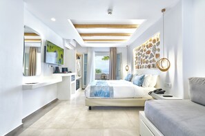 Superior-huone, merinäköala | Ylelliset vuodevaatteet, tallelokero huoneessa