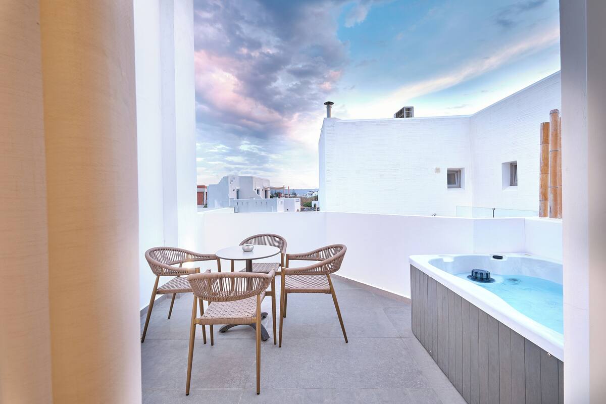 Deluxe Suite, Hot Tub, Poolside | Balcony