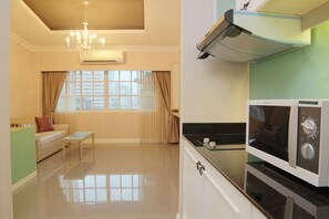 Phòng Suite | Bếp nhỏ riêng | Tủ lạnh, ấm điện 