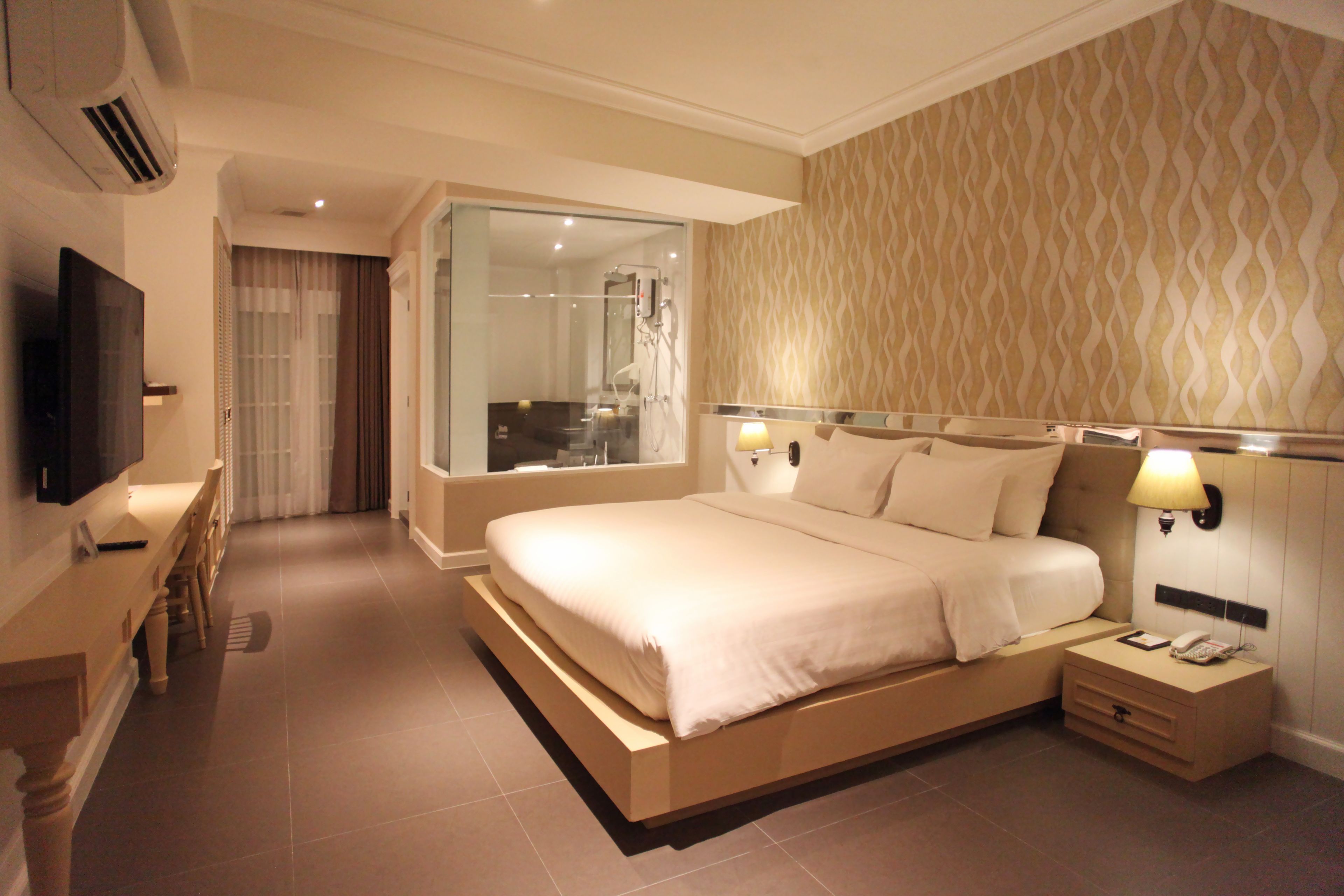 minibar, in-room safe, desk, blackout curtains