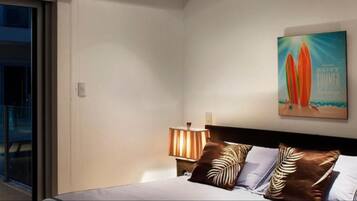 Apartamento, 3 habitaciones (Diamante del Sol 703N) | 4 間睡房、房內夾萬、遮光窗簾/窗簾、熨斗/熨衫板