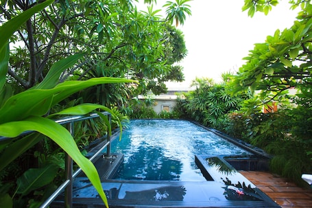 Bañera de hidromasaje exterior