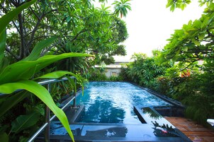 Bañera de hidromasaje exterior