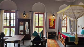 Presidential Suite, Sea view | Premium-sengetøj, minibar, pengeskab på værelset, skrivebord