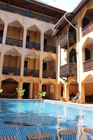 Courtyard. Mizingani Seafront Hotel