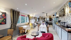 Breakfast, lunch, dinner served; French cuisine, pool views 