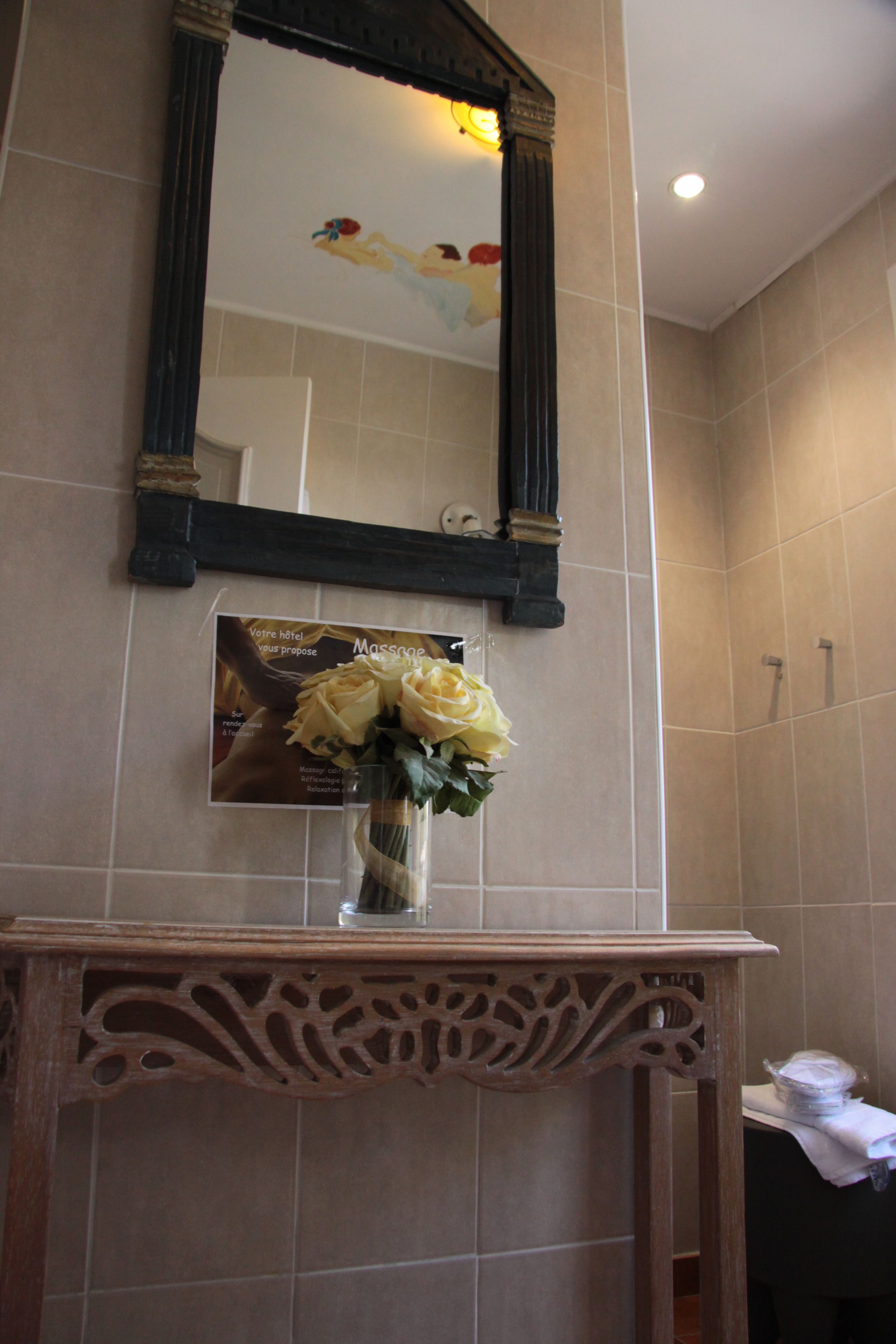Suite, vistas a la montaña (Leonard) | Baño | Ducha, artículos de higiene personal gratuitos y secador de pelo