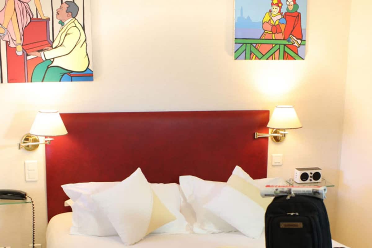 Suite, Mountain View (Hyacinthe) | Peralatan tempat tidur premium, bar mini, peti besi dalam bilik